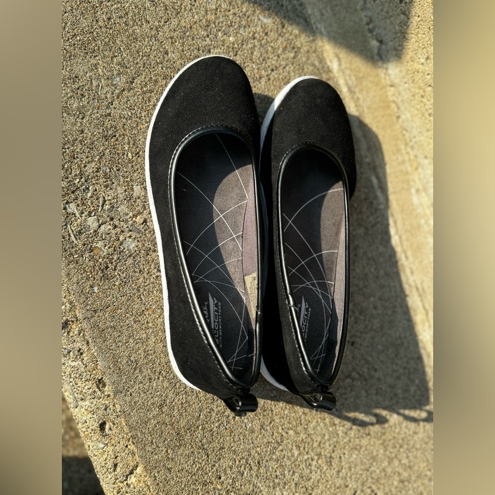 Velocity slip on shoe size 6